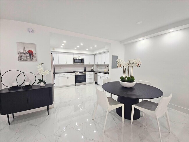 Building Photo - 3750 Galt Ocean Dr