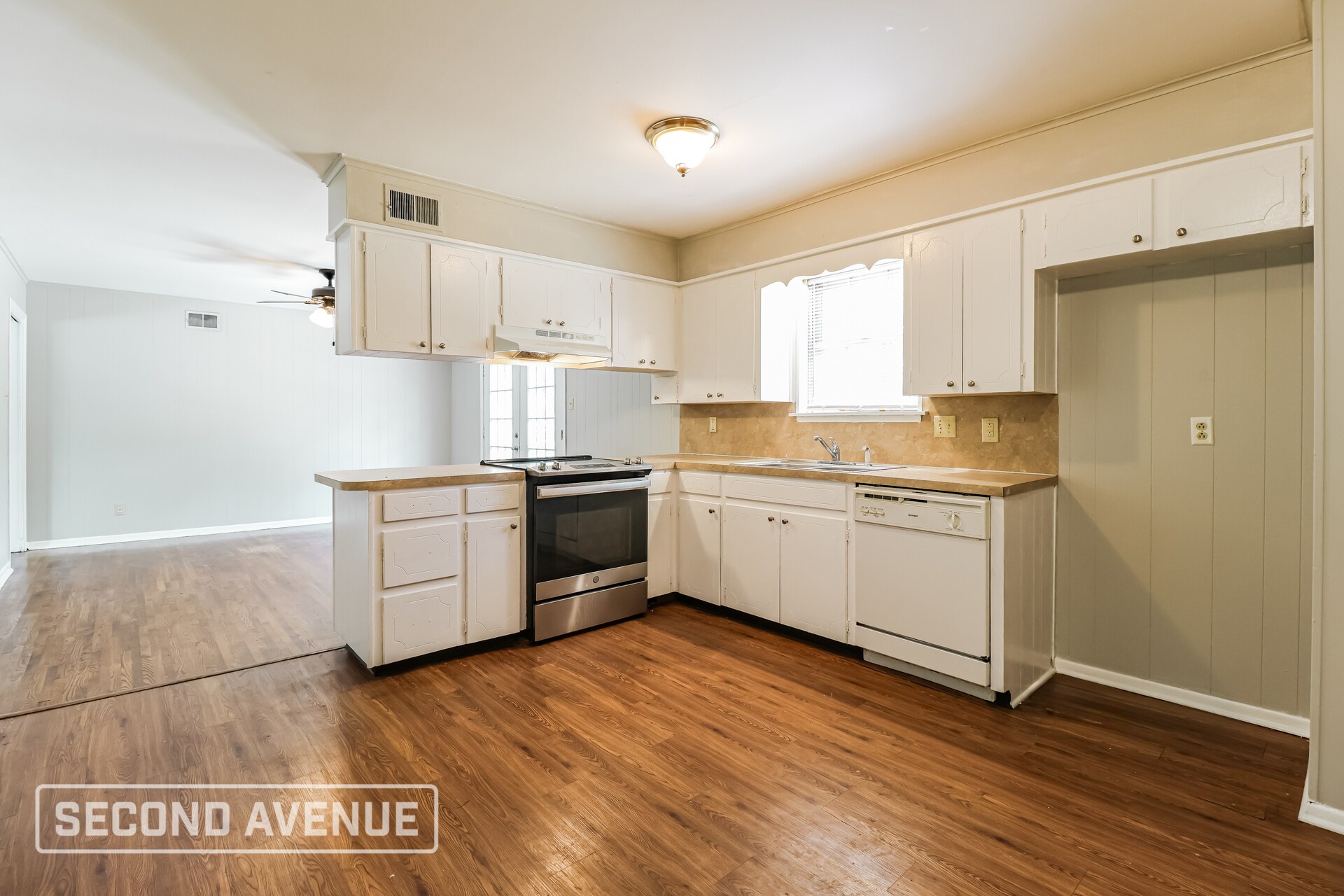 Building Photo - 8110 Alvin Ln