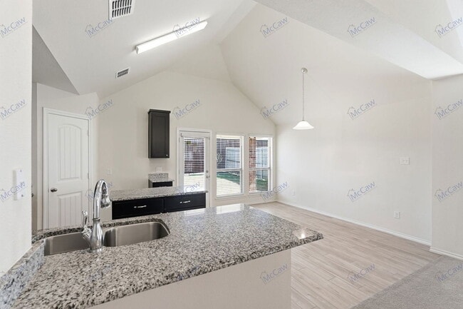 Building Photo - 422 Greenhaven Dr