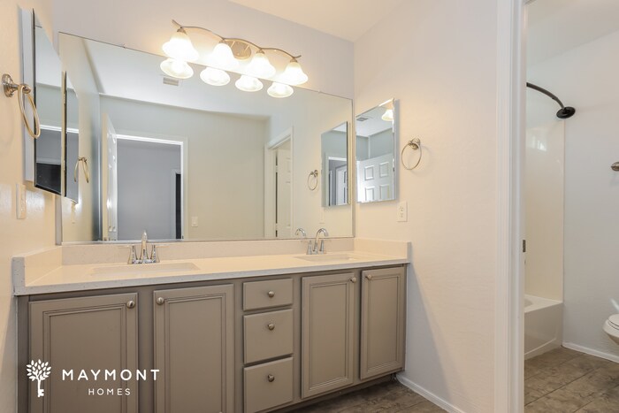 Building Photo - 1711 E Megan Dr