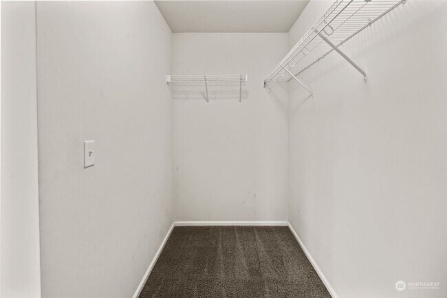 Building Photo - Immaculate Home in the Heart of High Point...