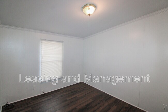 Building Photo - 3716 State Rd S-10-1333