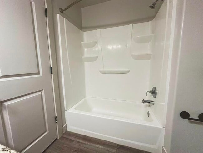 Building Photo - 483 N 2650 W