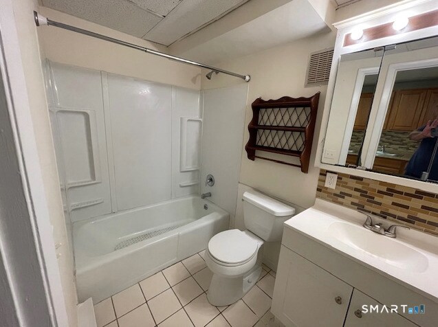 Building Photo - 106 Woodside Green