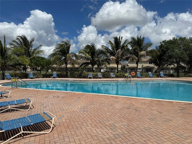 Building Photo - 5954 Royal Way