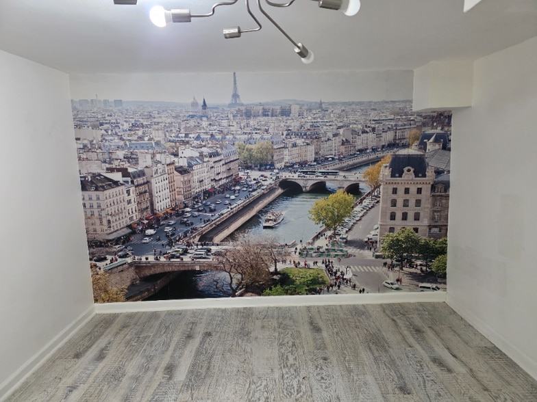 Building Photo - 2080 E Roxboro Rd NE