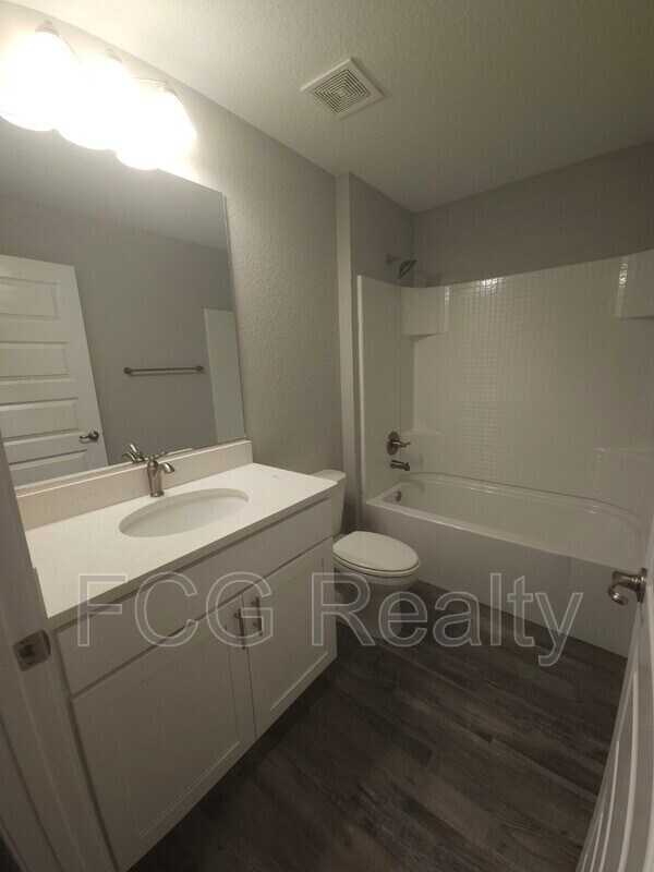 Building Photo - 175 Pine Crse