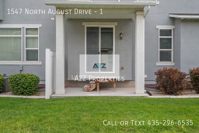 Building Photo - 1547 N August Dr