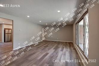 Building Photo - 533 Aspen Dr