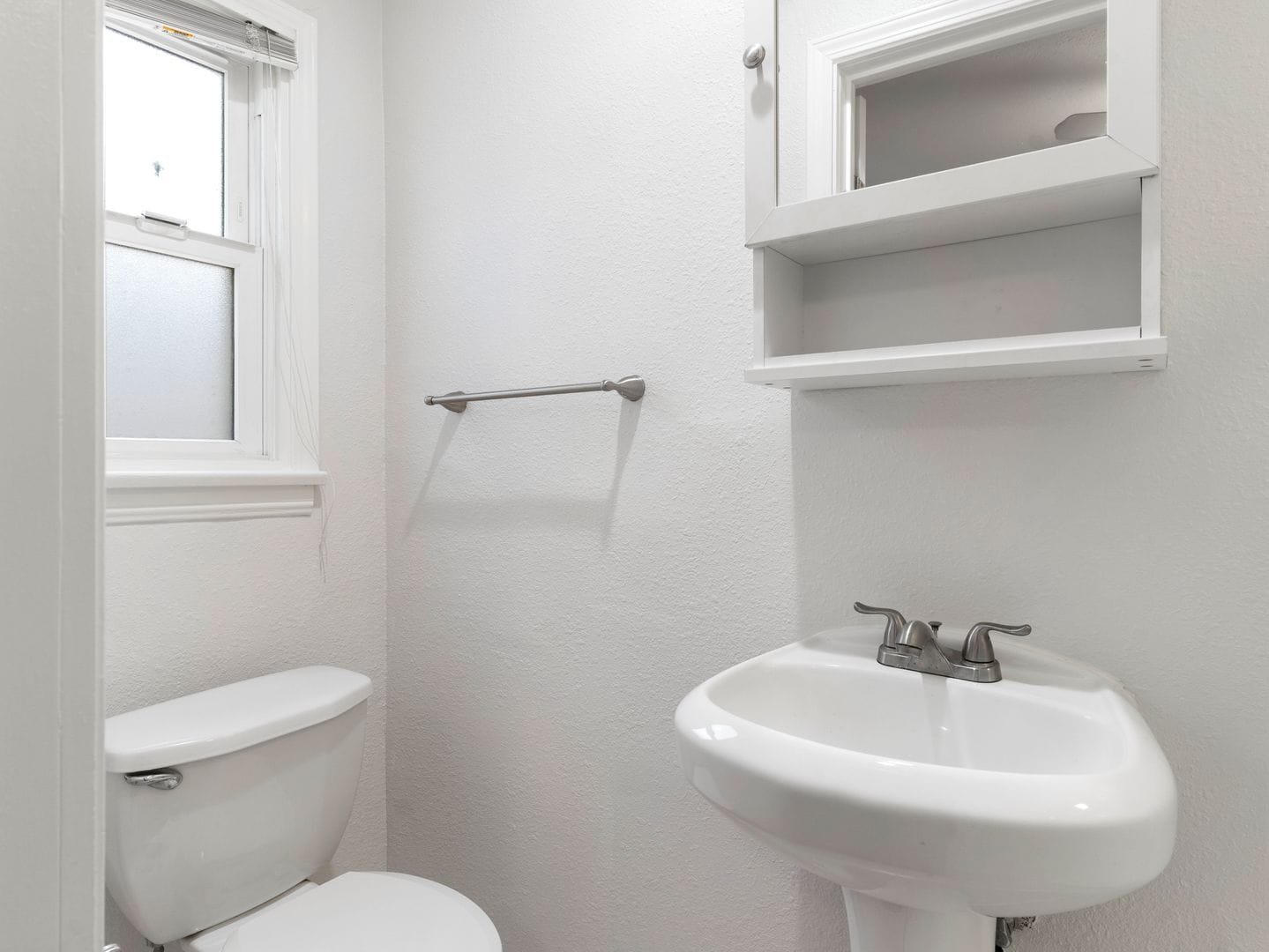 Building Photo - 1911 Church St