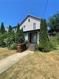 Building Photo - 233 E Pine St
