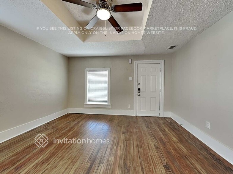 Building Photo - 705 N Alamo Rd