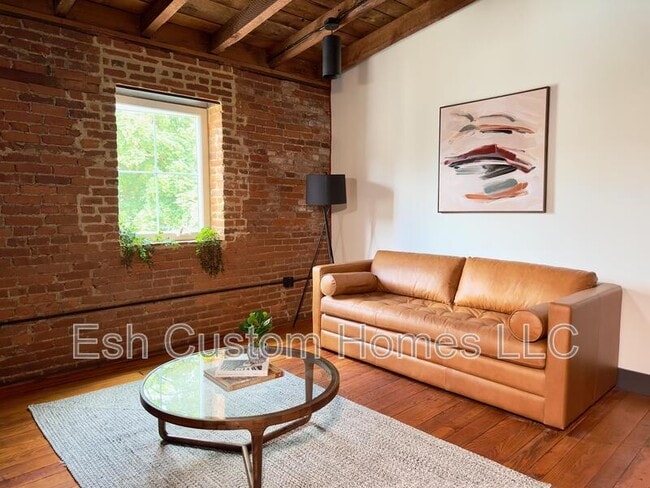 Building Photo - 437 W Grant St