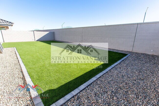 Building Photo - 17625 W Pasadena Ave