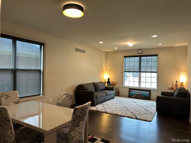 Building Photo - 1578 Garden Park Dr