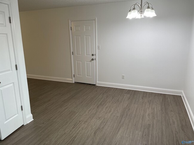 Building Photo - 127 Liza Ln