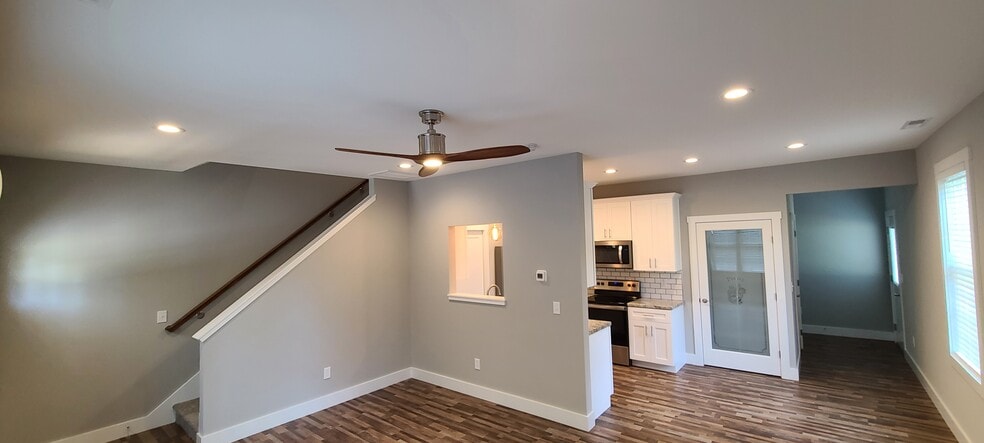 Building Photo - 109 Stone Dr