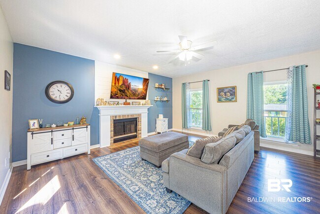 Building Photo - 118 Donna Cir