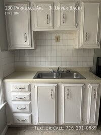 Building Photo - 130 Parkdale Ave