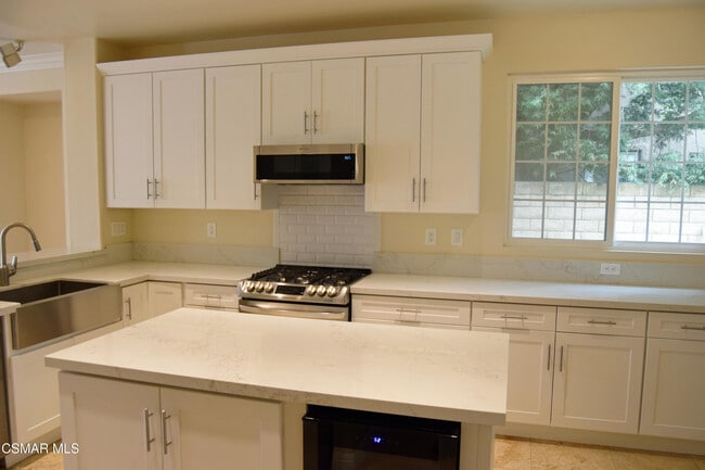 Building Photo - 2324 Solway Ct