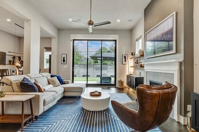 Primary Photo - 3306 Cardinal Crest Ln