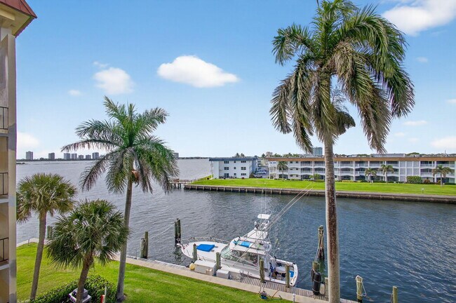 Building Photo - 100 Paradise Harbour Blvd