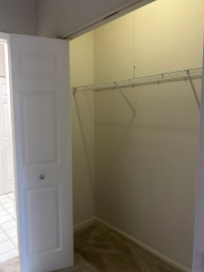 Building Photo - 91 Hunt Club Dr