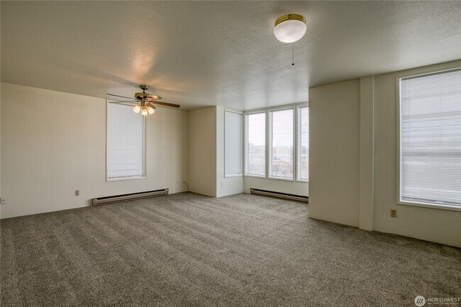 Building Photo - 208 N. "H" Street