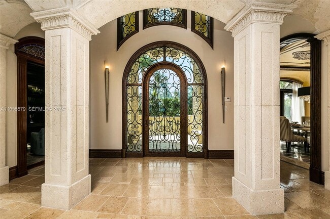 Building Photo - 2306 Bay Dr