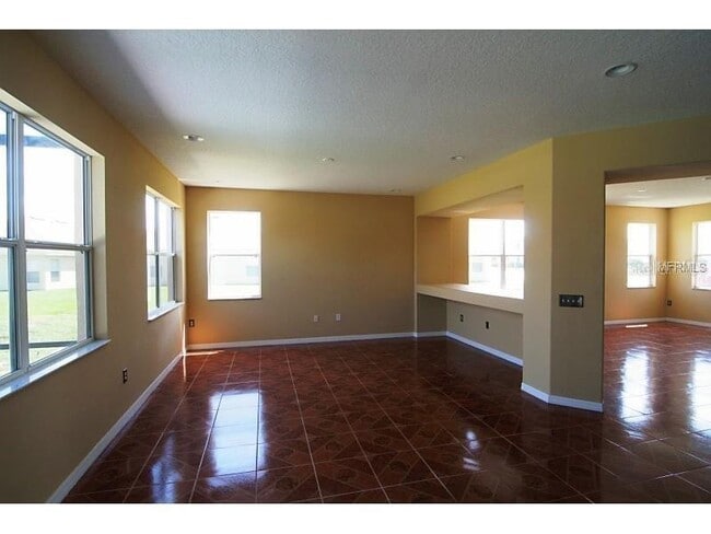 Building Photo - 603 Alfani St