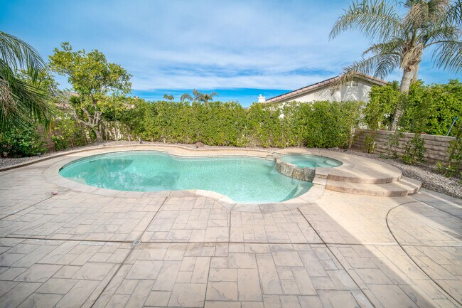 Building Photo - 43512 Via Magellan Dr