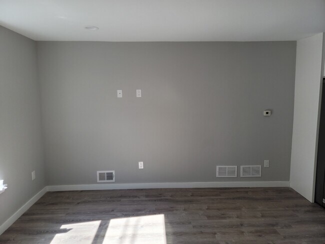 Building Photo - 2953 Edgley St