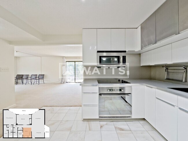 Building Photo - Spacious 2-Bed, 2-Bath Condo at Regency Terrace