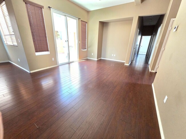 Building Photo - 3 Bedroom Single Story in Providence Gated Community