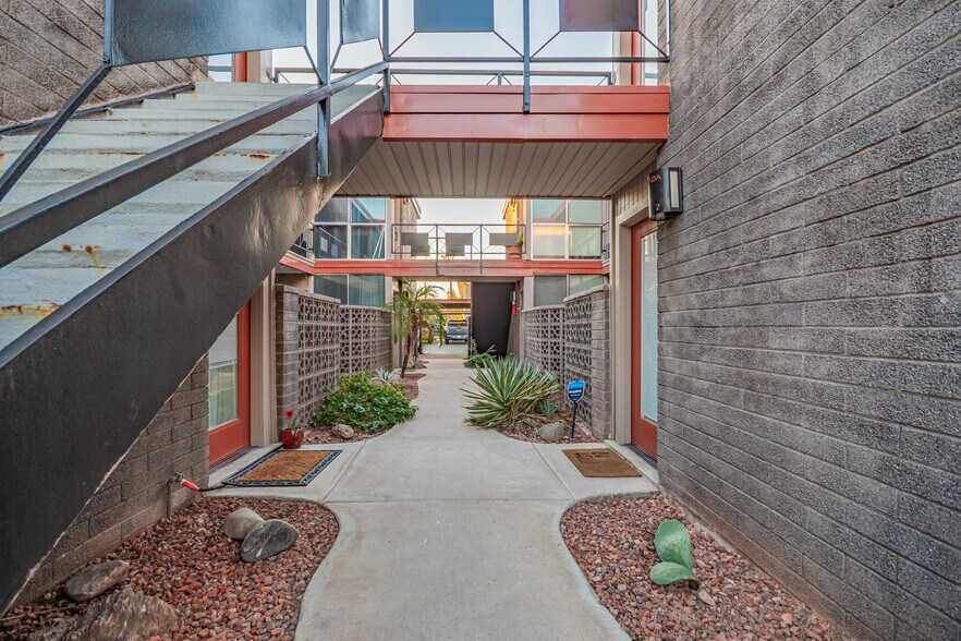 Building Photo - 1225 E Medlock Dr