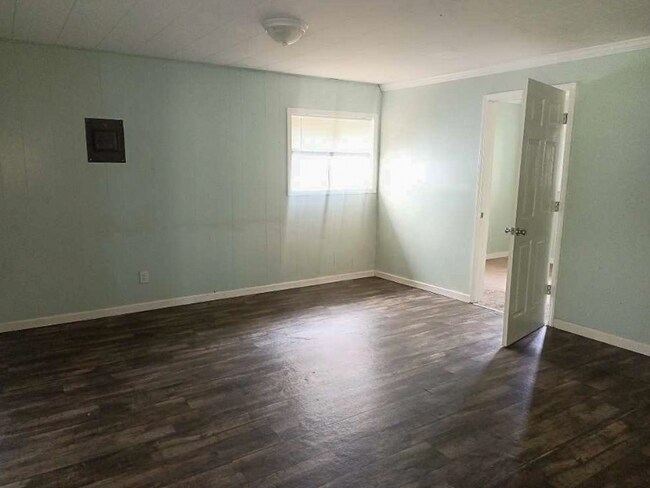 Building Photo - 416 S Ave J