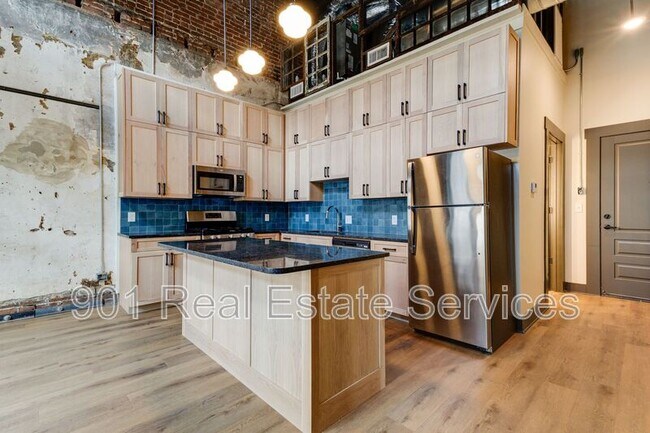 Building Photo - 124 Monroe Ave