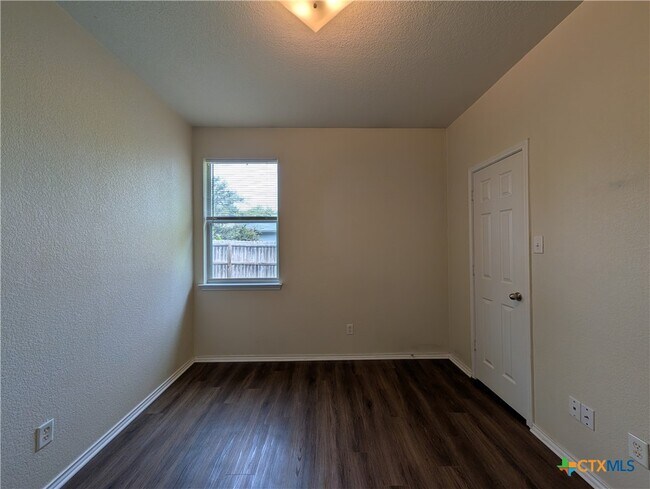 Building Photo - 341 Placid Meadow