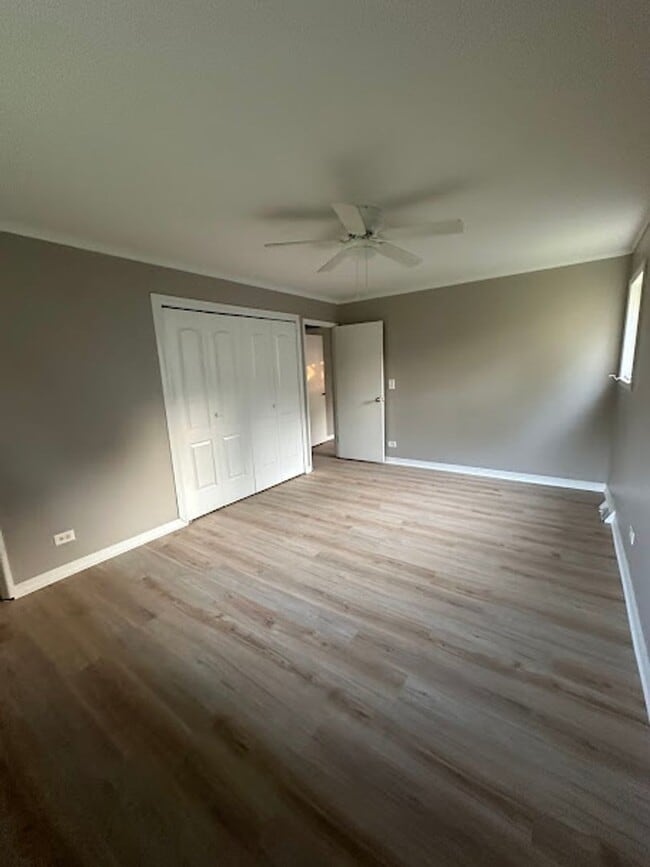 Building Photo - Spacious 3 bedroom 2 bathroom ranch.