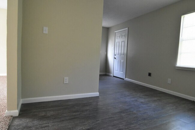 Building Photo - 4551 Sunny View Dr