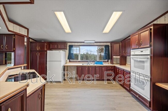 Building Photo - 2588 Johnson Creek Rd