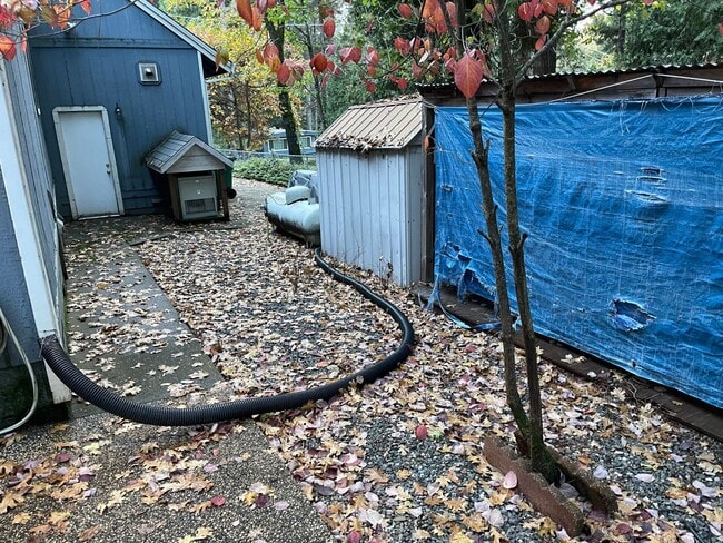 Building Photo - Magalia 2 bed 2 bath home with bonus room....