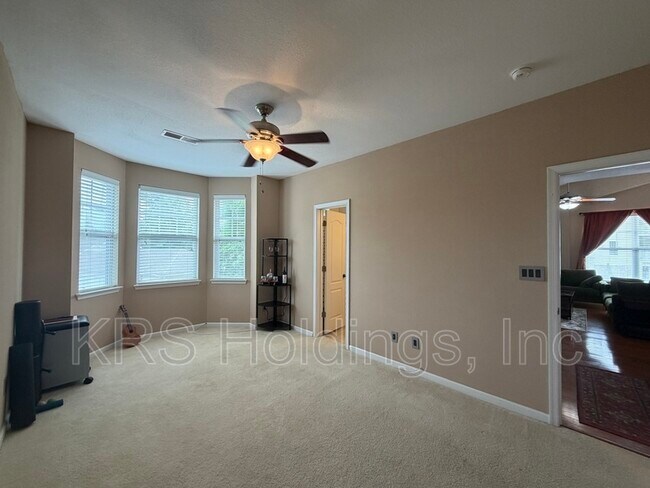 Building Photo - 713 Windy Way