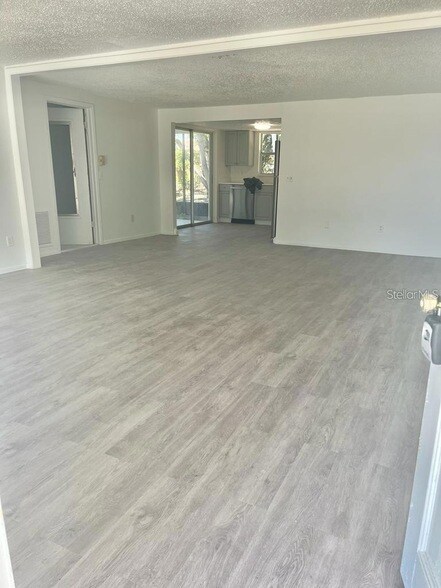 Building Photo - 7431 Buchanan Dr