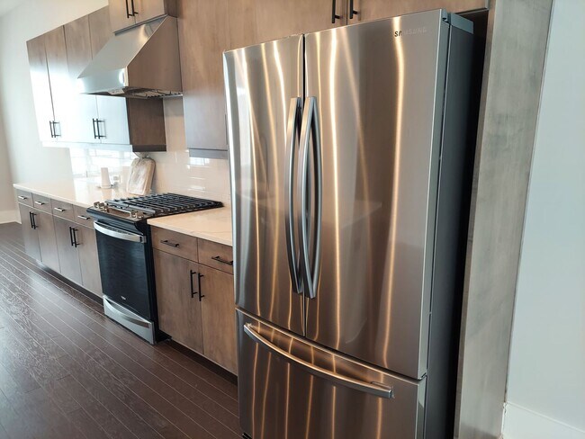 Building Photo - New Construction Executive Rental Availabl...