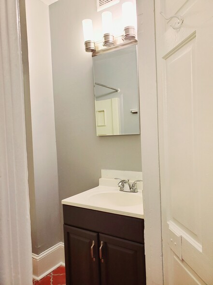 Bathroom (Unit 1) - 211 E Biddle St