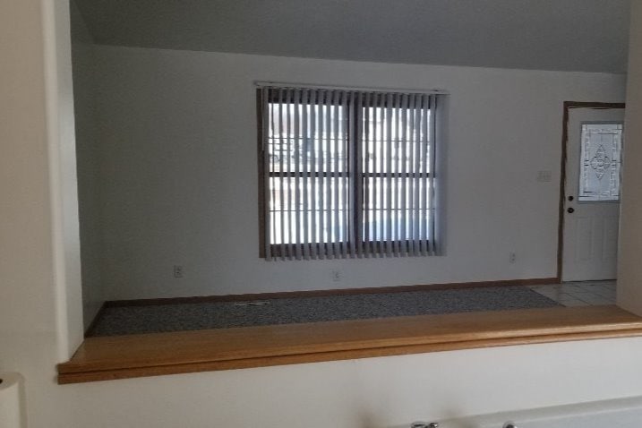 LR - 1212 Cardinal St