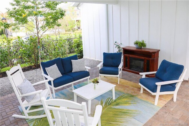 Building Photo - 950 SW Pr Ave