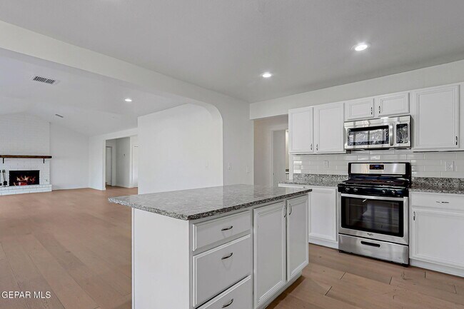 Building Photo - 4828 Ballerina Dr