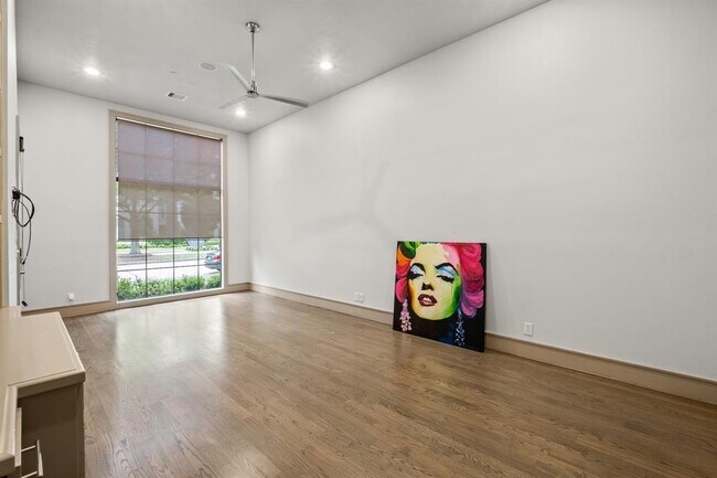 Building Photo - 1405 Lake Pointe Pkwy